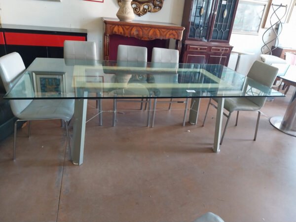 Tavolo di cristallo