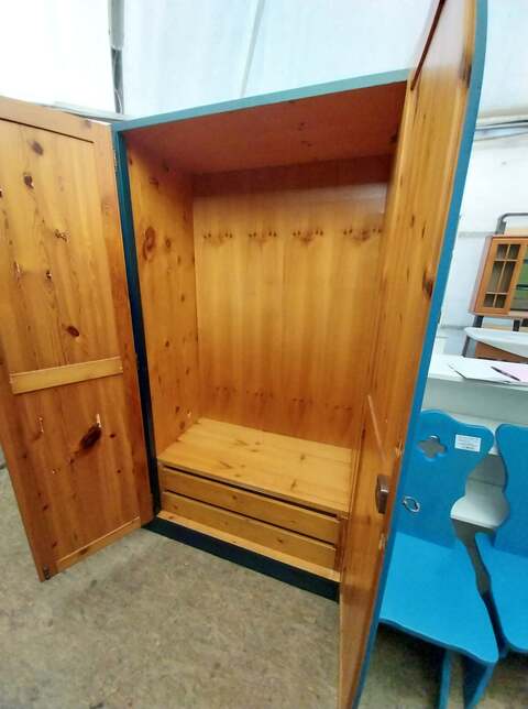 Armadio blu in legno 4 ante Armadio blu in legno 4 ante