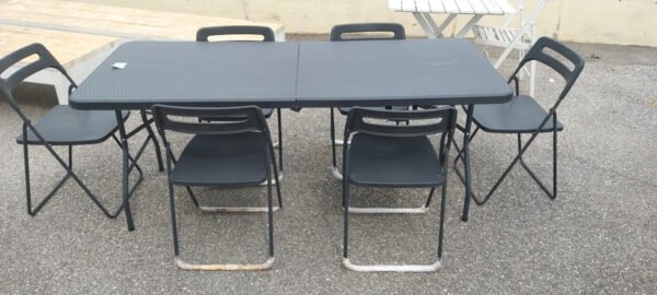 Tavolo pieghevole + 6 sedie da esterno color grigio